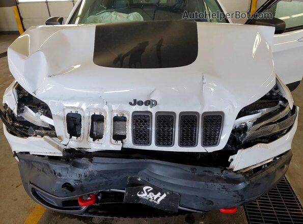 1C4PJMBX6KD210207 2019 JEEP CHEROKEE White ძრავის განყოფილების ხედი