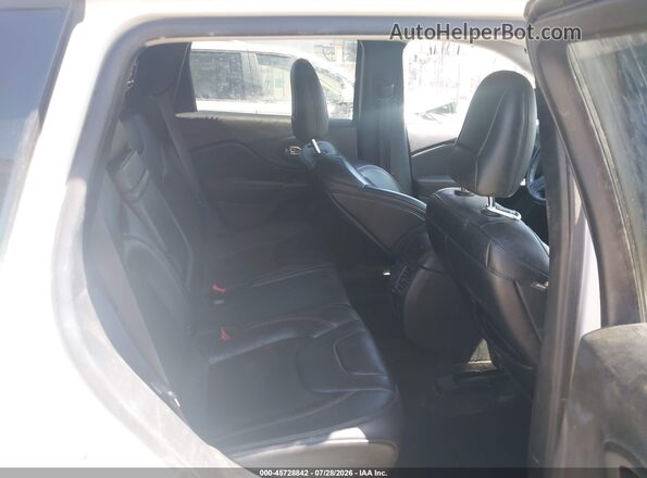 1C4PJMBX6KD311280 2019 JEEP CHEROKEE White VIN კოდის სტიკერის ხედი