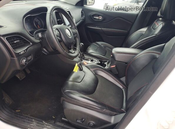 1C4PJMBX6LD651739 2020 JEEP CHEROKEE Белый Вид салона спереди