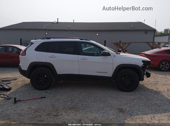 1C4PJMBX7KD329769 2019 JEEP CHEROKEE Black 360 interior view