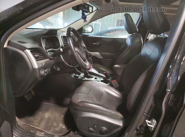 1C4PJMBX8JD619873 2018 JEEP CHEROKEE Black Вид задніх сидінь