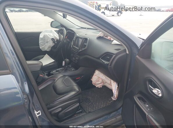 1C4PJMBX8KD386269 2019 JEEP CHEROKEE Синий Вид салона спереди