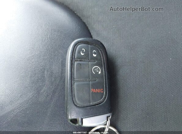 1C4PJMBX8KD401188 2019 JEEP CHEROKEE Red Vista del salpicadero