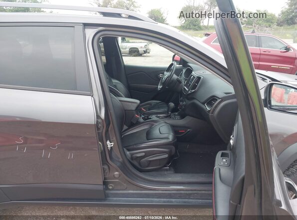 1C4PJMBX8KD484430 2019 JEEP CHEROKEE Серый Вид салона спереди