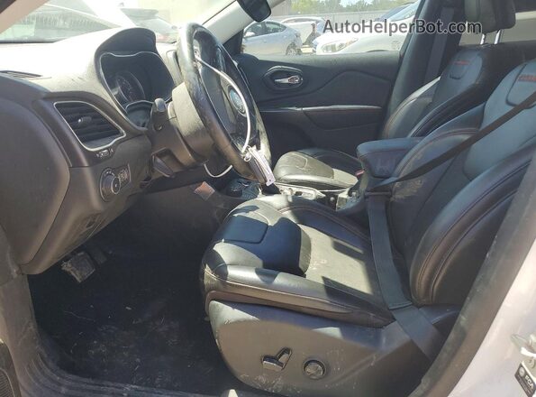 1C4PJMBX8MD118633 2021 JEEP CHEROKEE Белый Вид салона спереди
