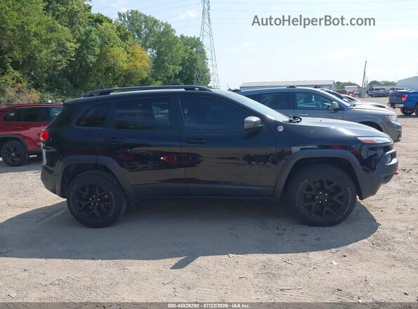 1C4PJMBXXJD582597 2018 JEEP CHEROKEE Black Rear interior view