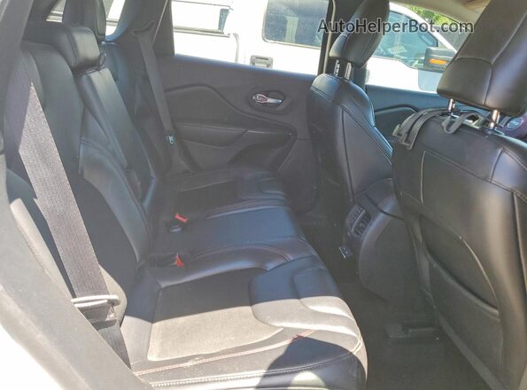1C4PJMBXXLD562823 2020 JEEP CHEROKEE White უკანა სალონის ხედი
