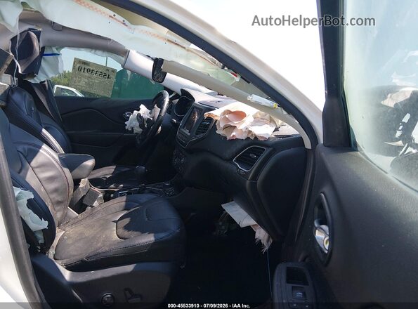 1C4PJMBXXLD597202 2020 JEEP CHEROKEE White Front interior view