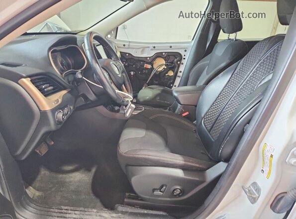 1C4PJMCB0GW132540 2016 JEEP CHEROKEE White Սալոնի դիմացի տեսք