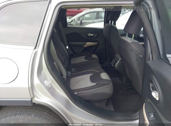 1C4PJMCB0JD559672 2018 JEEP CHEROKEE Gray VIN կոդի պիտակի տեսք