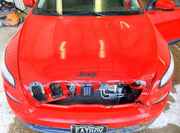 1C4PJMCB0JD603444 2018 JEEP CHEROKEE Red Շարժիչի բաժամունքի տեսք