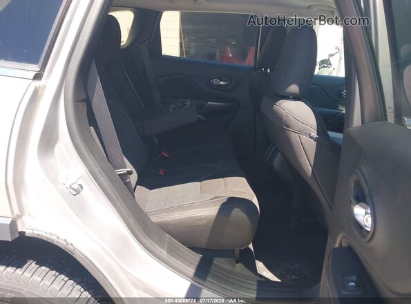 1C4PJMCB0KD429912 2019 JEEP CHEROKEE Silver VIN კოდის სტიკერის ხედი