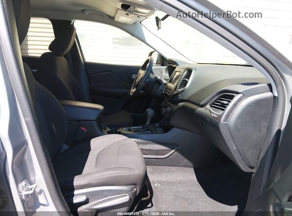 1C4PJMCB0KD429960 2019 JEEP CHEROKEE Silver Вид салону спереду
