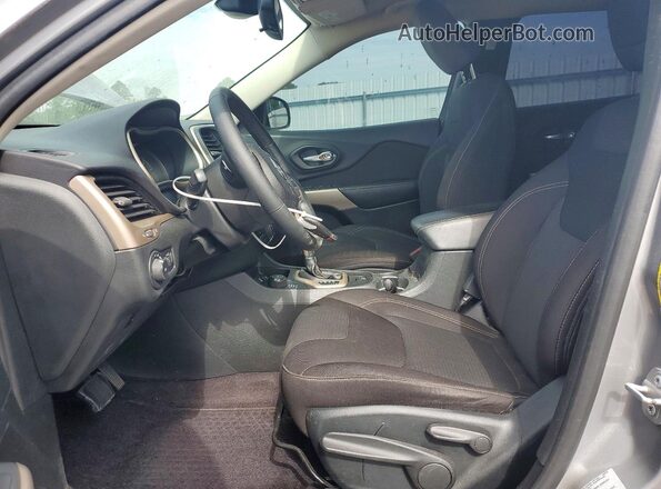 1C4PJMCB1HW583509 2017 JEEP CHEROKEE Silver Вид салону спереду