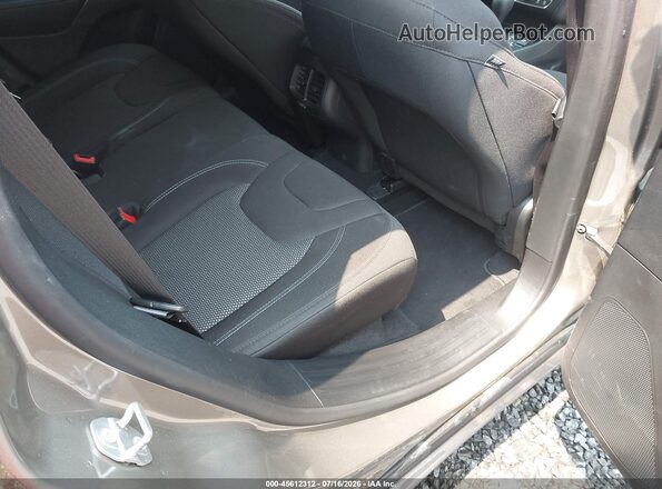 1C4PJMCB1KD343637 2019 JEEP CHEROKEE Brown Widok tylnych siedzeń