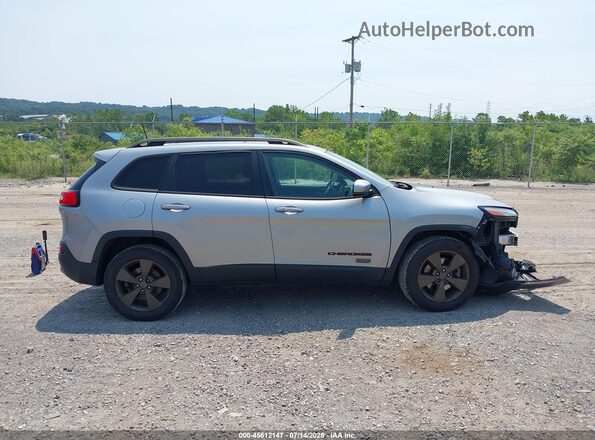 1C4PJMCB2GW299367 2016 JEEP CHEROKEE Silver Vista interior trasera