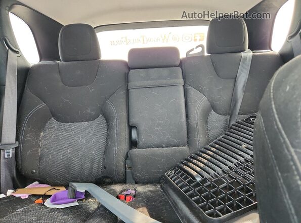 1C4PJMCB2KD252988 2019 JEEP CHEROKEE Black Rear seats view