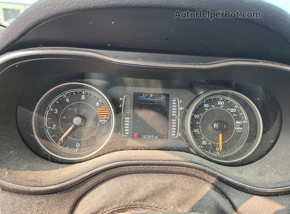 1C4PJMCB2KD252988 2019 JEEP CHEROKEE Black Instrument cluster view