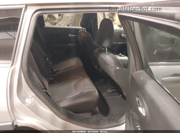 1C4PJMCB2KD341184 2019 JEEP CHEROKEE Silver VIN կոդի պիտակի տեսք