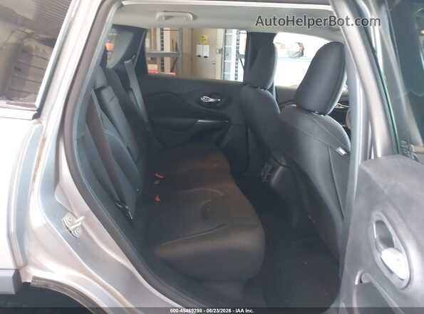 1C4PJMCB2KD343629 2019 JEEP CHEROKEE Silver Vista de la etiqueta del VIN