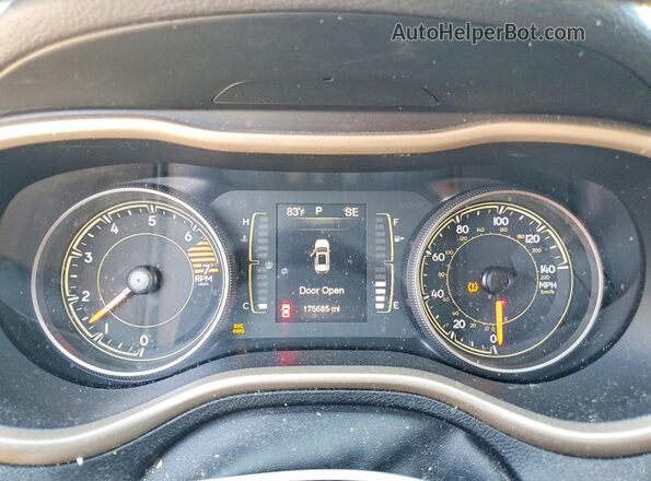 1C4PJMCB3HW635058 2017 JEEP CHEROKEE Gray Instrument cluster view