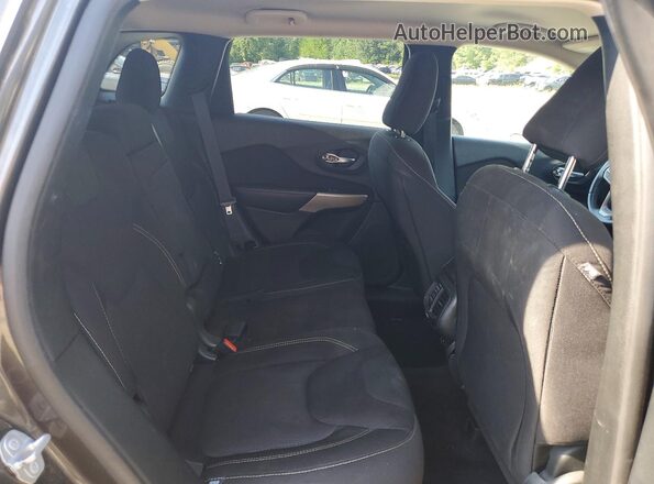 1C4PJMCB3HW635058 2017 JEEP CHEROKEE Gray Rear interior view