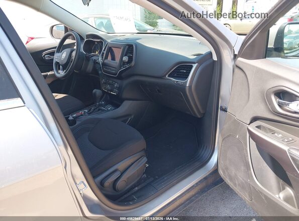 1C4PJMCB3KD343638 2019 JEEP CHEROKEE Silver წინა სალონის ხედი