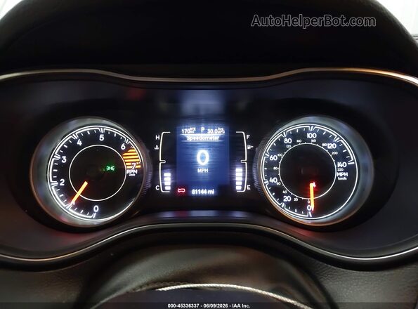 1C4PJMCB3KD440449 2019 JEEP CHEROKEE Silver Հետևի նստատեղերի տեսք