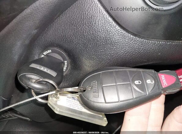 1C4PJMCB3KD440449 2019 JEEP CHEROKEE Silver Առջևի վահանակի տեսք