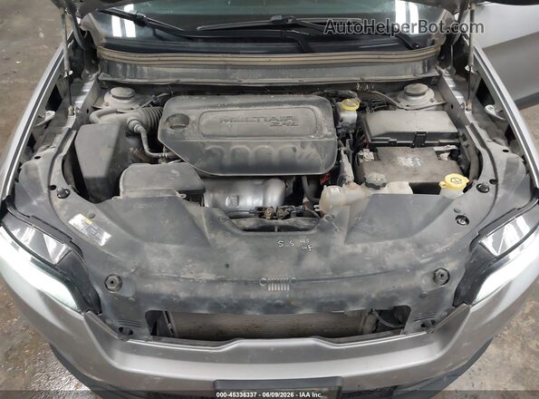 1C4PJMCB3KD440449 2019 JEEP CHEROKEE Silver Հետևի տեսք