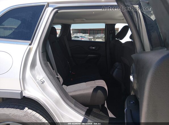 1C4PJMCB3KD449460 2019 JEEP CHEROKEE Silver VIN կոդի պիտակի տեսք