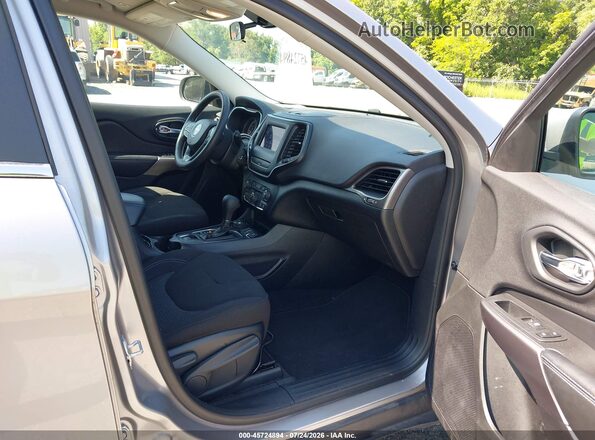 1C4PJMCB3KD459938 2019 JEEP CHEROKEE Серебряный Вид салона спереди