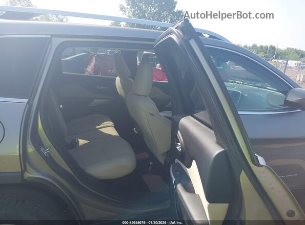 1C4PJMCB4HW611769 2017 JEEP CHEROKEE Gray Widok naklejki z numerem VIN