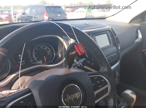1C4PJMCB4HW611769 2017 JEEP CHEROKEE Gray Widok deski rozdzielczej