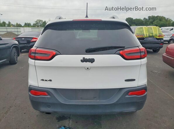 1C4PJMCB4JD578676 2018 JEEP CHEROKEE White Widok z tyłu