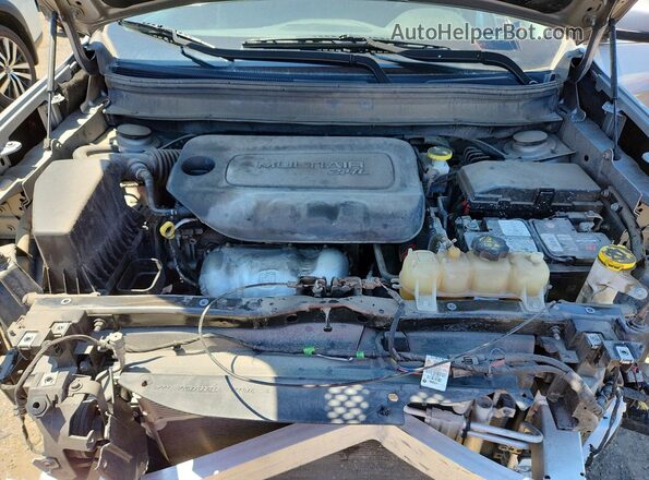 1C4PJMCB4MD126151 2021 JEEP CHEROKEE Silver ძრავის განყოფილების ხედი