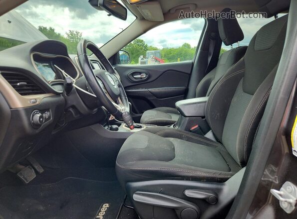 1C4PJMCB5HW545359 2017 JEEP CHEROKEE Gray Widok wnętrza z przodu