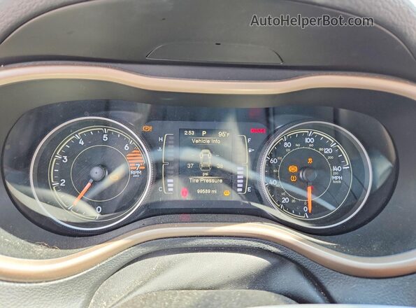 1C4PJMCB5HW556457 2017 JEEP CHEROKEE White Widok zestawu wskaźników