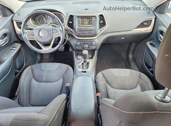 1C4PJMCB5HW556457 2017 JEEP CHEROKEE White Widok deski rozdzielczej