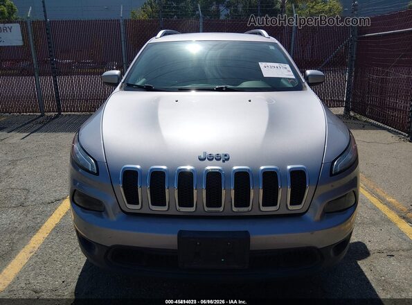 1C4PJMCB5JD528529 2018 JEEP CHEROKEE Gray ხელსაწყოთა პანელის ხედი