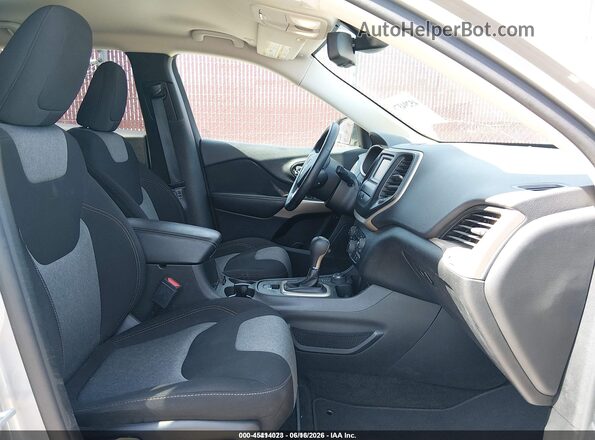 1C4PJMCB5JD528529 2018 JEEP CHEROKEE Gray წინა სალონის ხედი