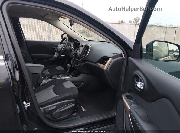 1C4PJMCB5JD535352 2018 JEEP CHEROKEE Black Սալոնի դիմացի տեսք