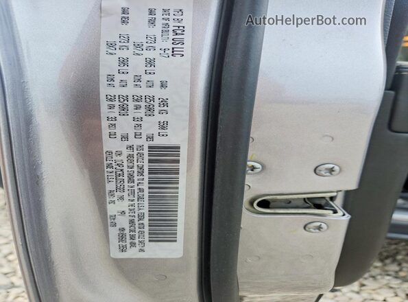 1C4PJMCB6JD515322 2018 JEEP CHEROKEE Gray Widok wnętrza 360 stopni