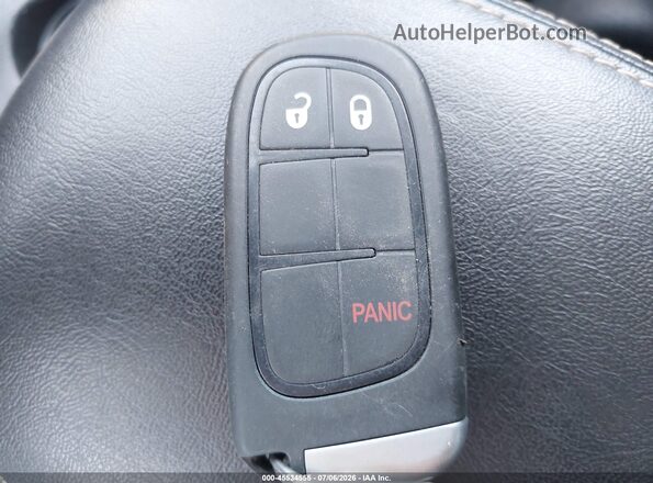 1C4PJMCB7HD213998 2017 JEEP CHEROKEE Серебряный Вид панели приборов