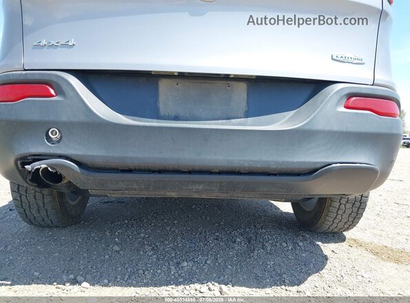 1C4PJMCB7HD213998 2017 JEEP CHEROKEE Серебряный Вид спереди