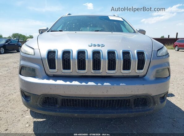 1C4PJMCB7HD213998 2017 JEEP CHEROKEE Серебряный Вид задней части салона