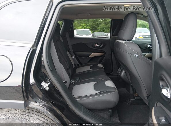 1C4PJMCB7JD528449 2018 JEEP CHEROKEE Black Vista de la etiqueta del VIN