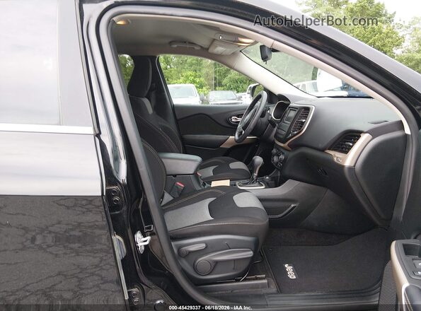 1C4PJMCB7JD528449 2018 JEEP CHEROKEE Black Vista interior delantera