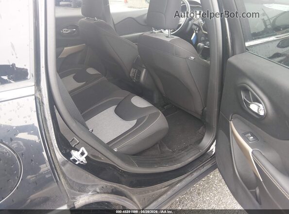 1C4PJMCB7JD528547 2018 JEEP CHEROKEE Black VIN კოდის სტიკერის ხედი