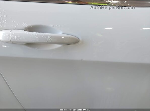 1C4PJMCB7JD528564 2018 JEEP CHEROKEE White 360 interior view